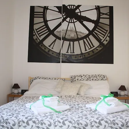 Bed & Breakfast Msg 3*